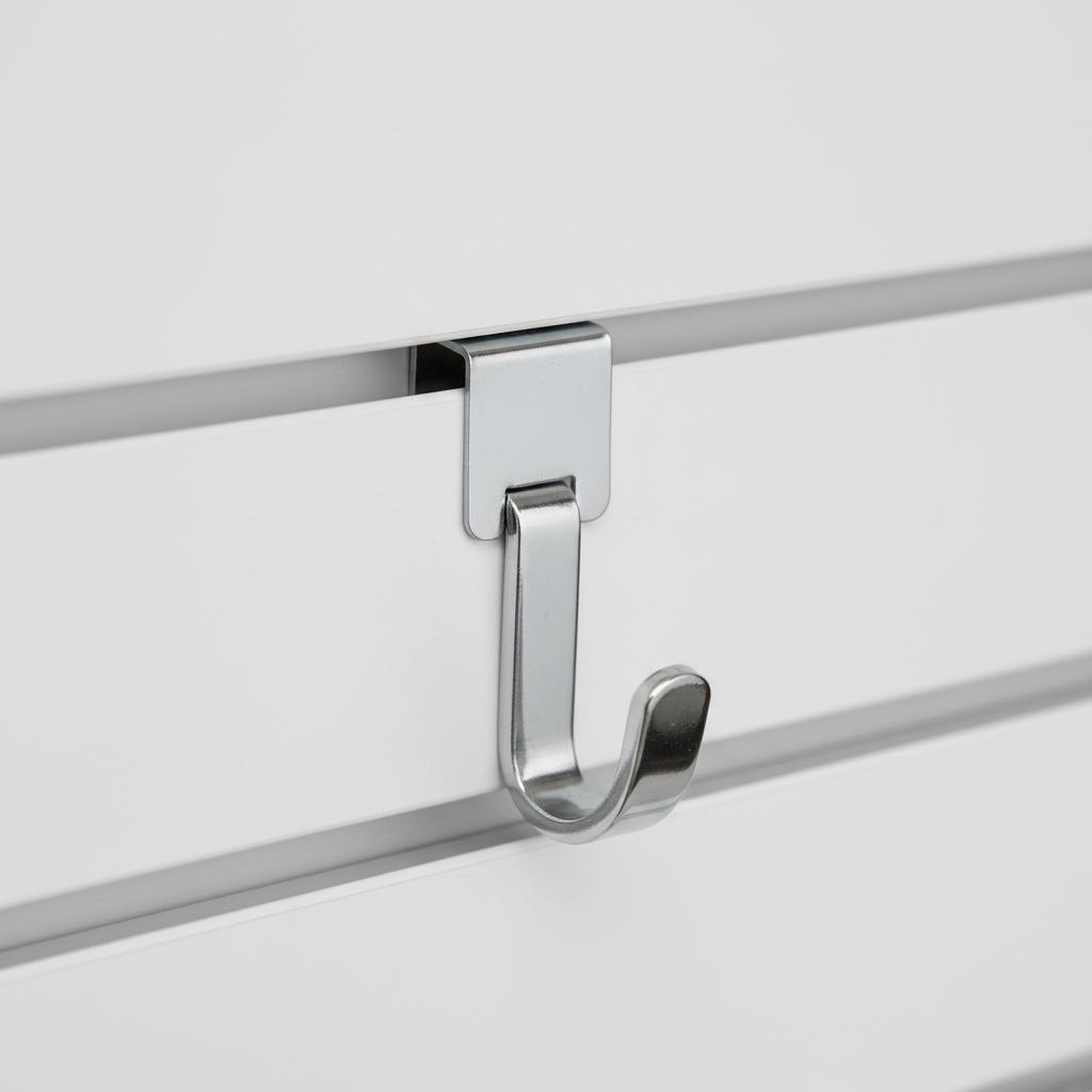 "Slatwall Accessory Starter Bundle (24-Piece)"